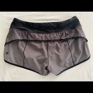 Size 6 lululemon ombré shorts